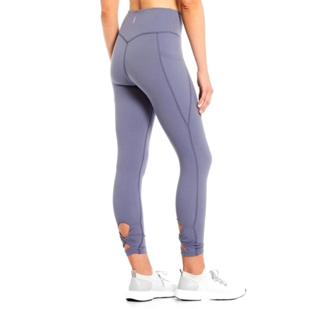 FREE PEOPLE MOVEMENT Blue Granite Wave Rider Leggings size Small Dusty Purple